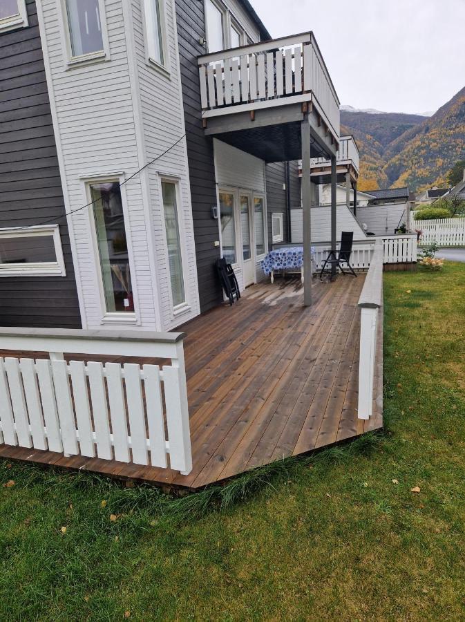 Ferienwohnung Hillegard Lærdalsøyri Exterior foto